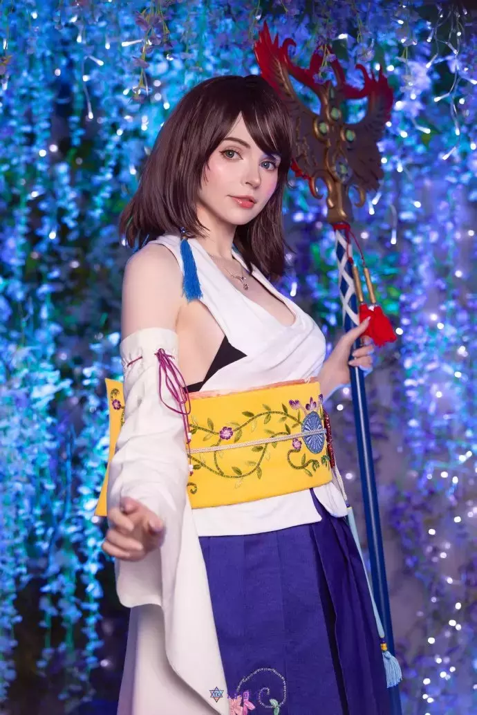 《生化危机4重制版》艾什莉体模Cos《最终幻想X》「尤娜」