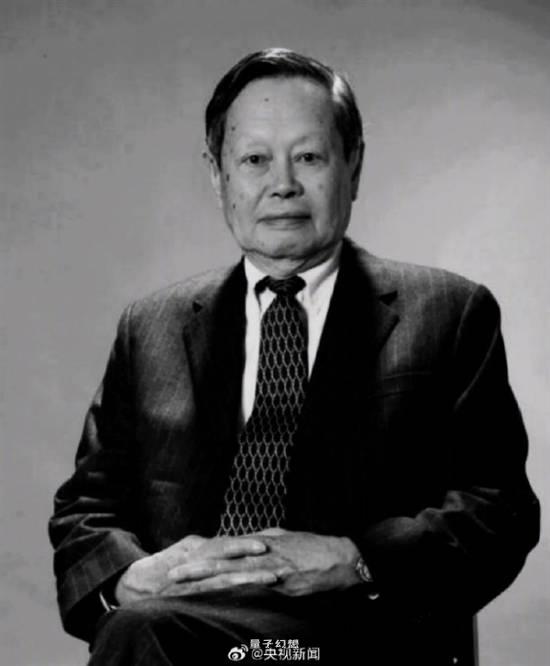 张朝阳:杨振宁在物理学家中排名第1 费曼第2霍金第3