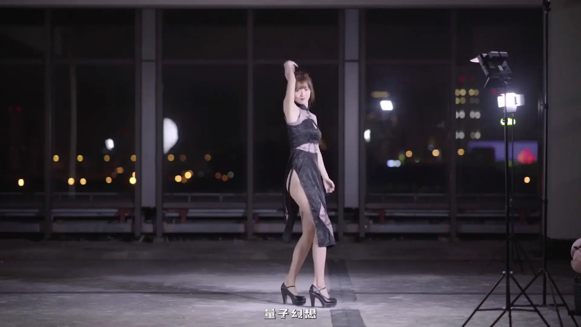 B站UP主Kyokyo沉迷汉堡王写真套图+舞蹈桃花旗袍[1V/167P/1.21G] 其他主播 第3张